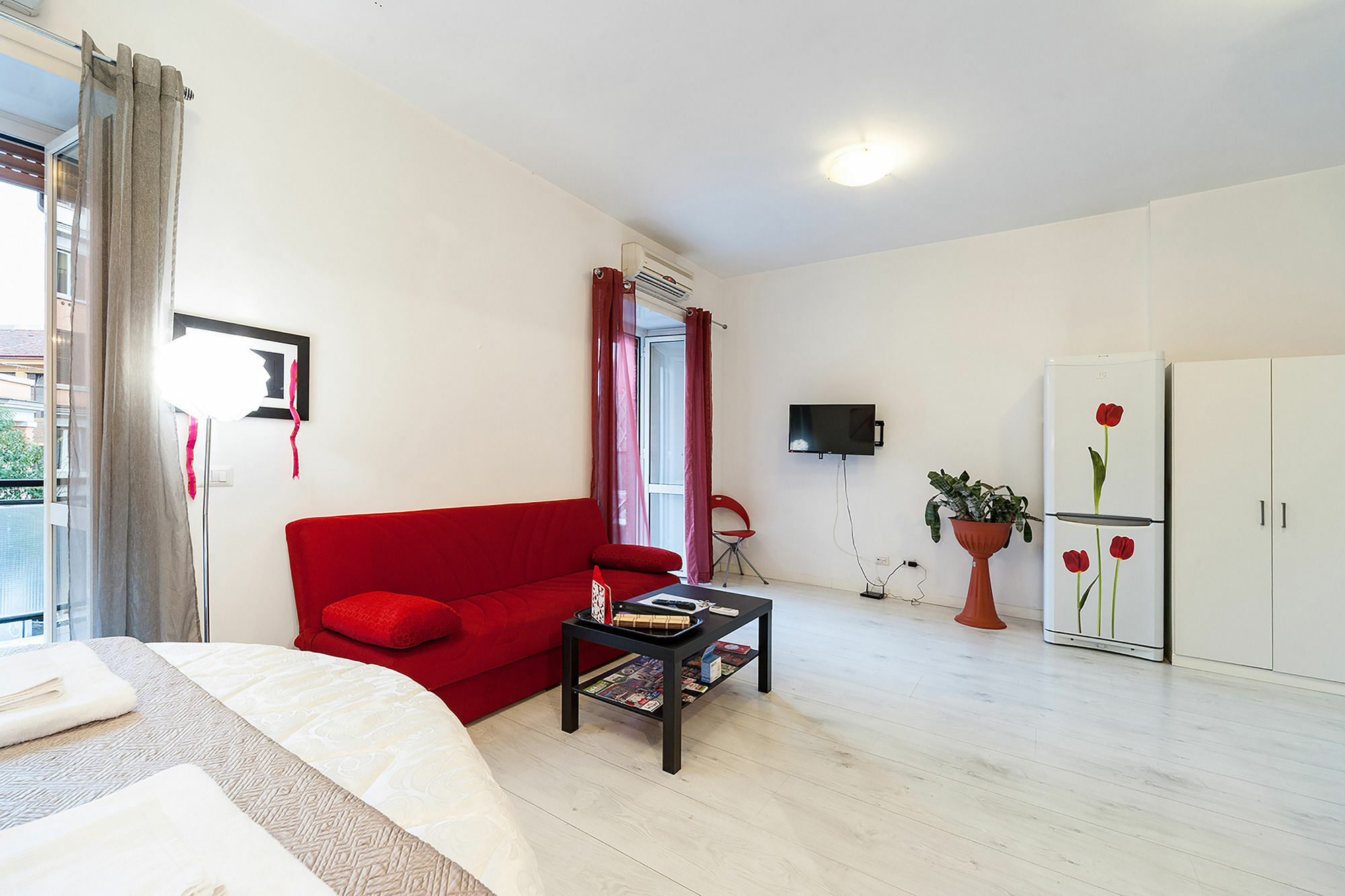 Hosting Flats Guesthouse โรม ภายนอก รูปภาพ
