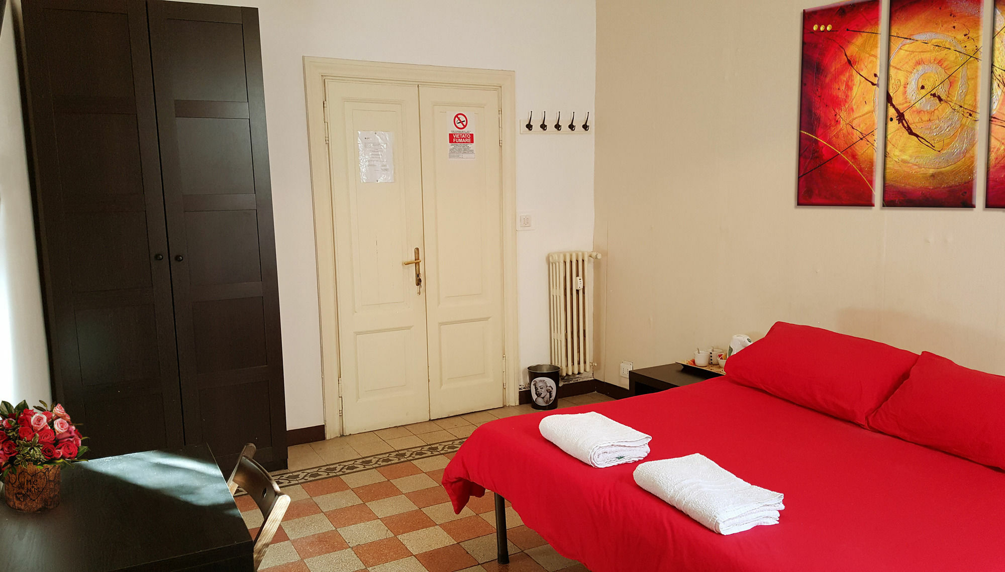 Hosting Flats Guesthouse โรม ภายนอก รูปภาพ